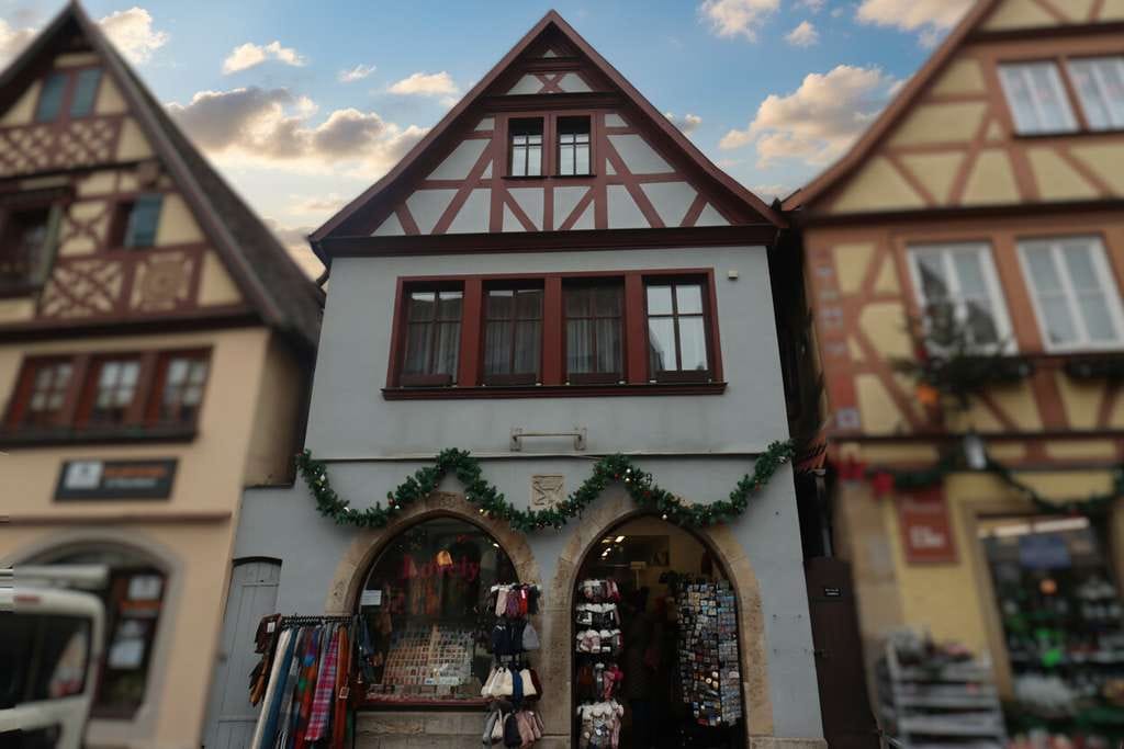 Immobilie in Rothenburg ob der Tauber - Vielseitige Immobilie im Herzen der Stadt – Wohnen und Arbeiten unter einem Dach - Bild 2