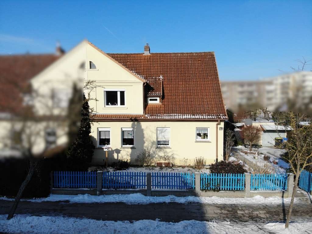 Immobilie in Demmin - Charmante Doppelhaushälfte mit 1.200 m² Grundstück und vielseitigen Nutzungsmöglichkeiten - Bild 1