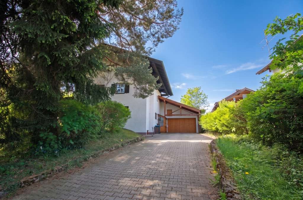 Immobilie in Bernau am Chiemsee - Familienhaus mit Modernisierungspotential in schöner Lage von Bernau am Chiemsee - Bild 4