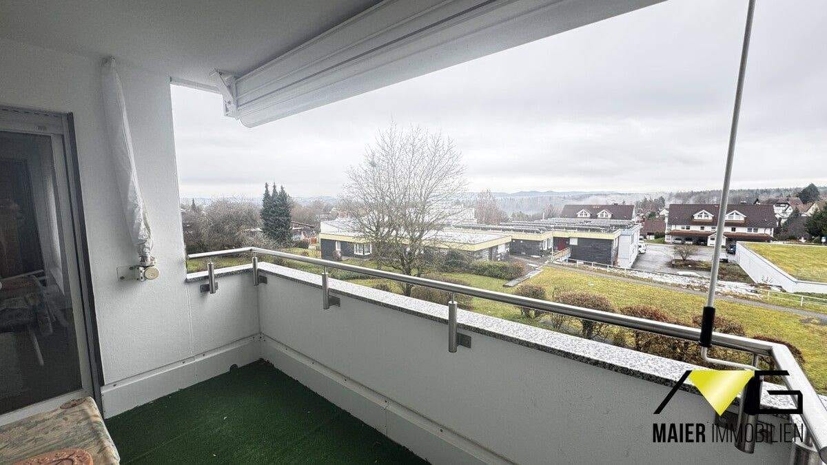 Immobilie in Oberndorf am Neckar - 4,5 Zimmer-Wohnung mit 2 Balkonen in ruhiger und guter zentraler Wohnlage - Bild 1