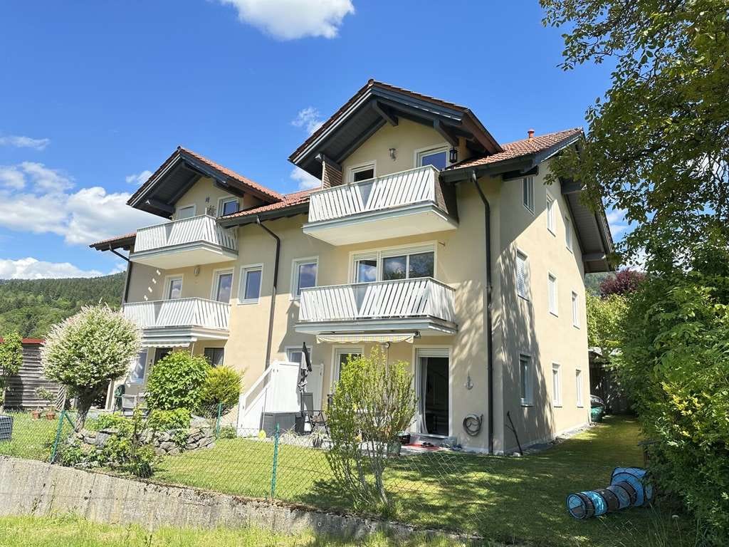 Immobilie in Grafling - Kapitalanlage: Solide vermietete 2 1/2 Zimmer-ETW mit Balkon + Terrasse u. ca. 100 m2 eigenem Garten - Bild 0