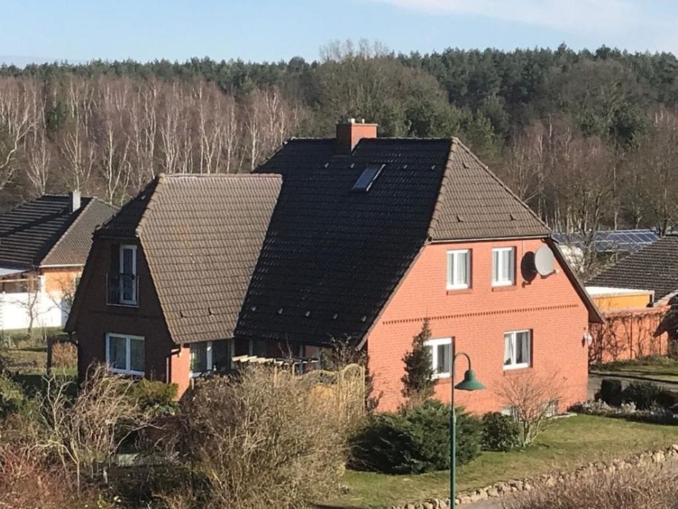 Immobilie in Domsühl - genug Platz im Haus und Hof - Bild 0