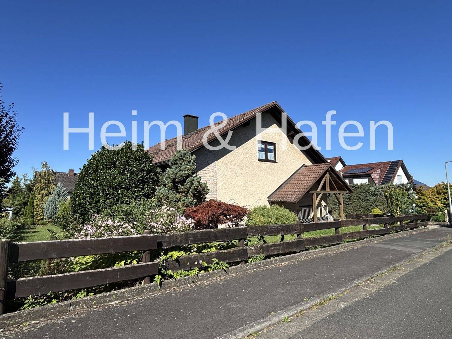 Immobilie in Buttenheim - EFH mit ELW und Ausbaupotential - Bild 1