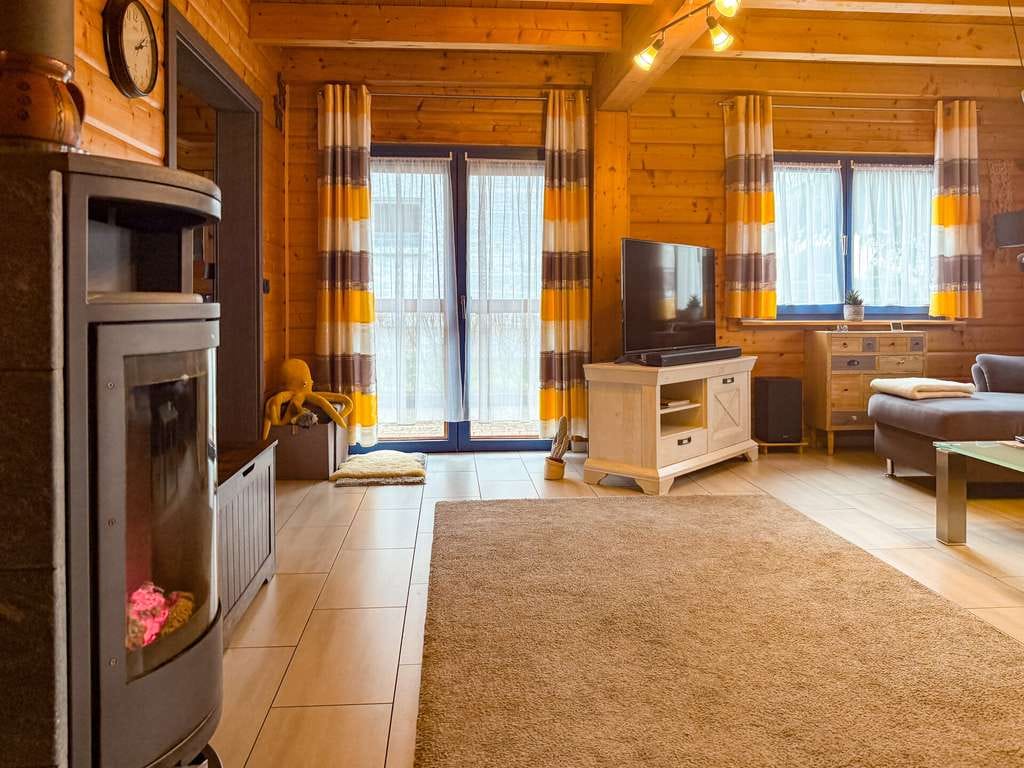 Immobilie in Erzhausen - ZUHAUSE ZUM ANKOMMEN– Freistehendes Einfamilienhaus mit warmem Holzcharme in Erzhausen - Bild 0