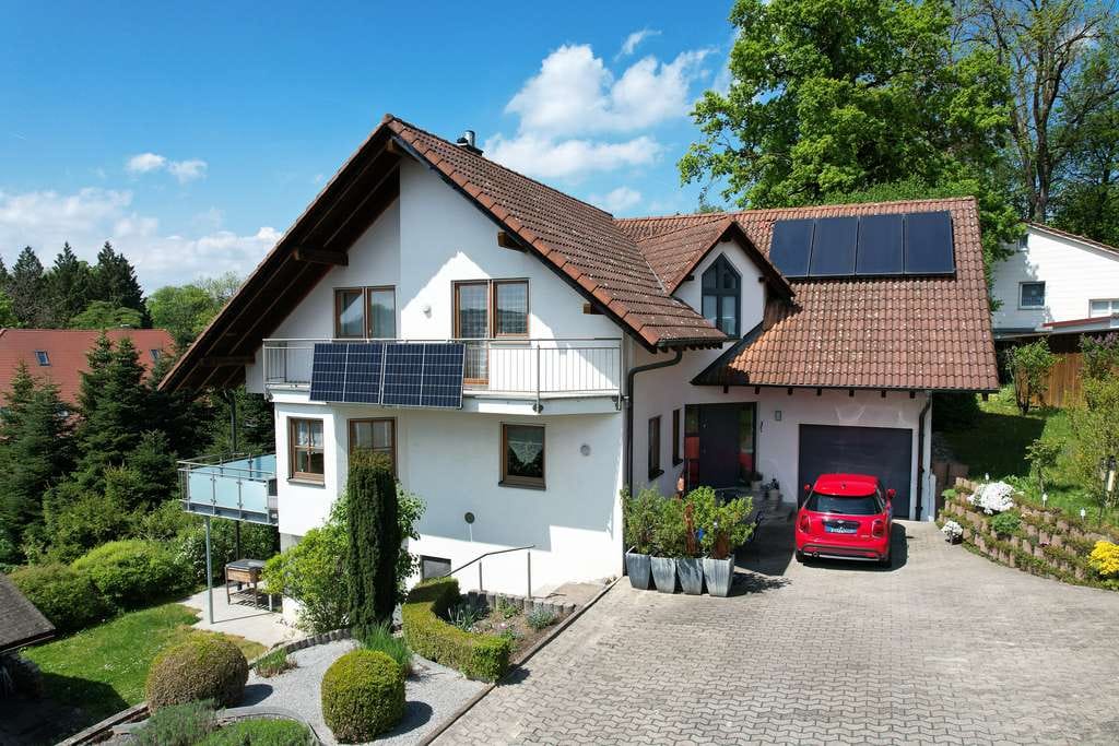 Immobilie in Krauchenwies - Großzügiges Einfamilienhaus mit besonderem Grundriss & vielseitigen Nutzungsmöglichkeiten - Bild 0