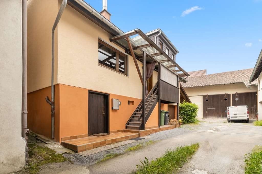 Immobilie in Ölbronn-Dürrn - Doppelhaushälfte mit Scheune und Garten! - Bild 0