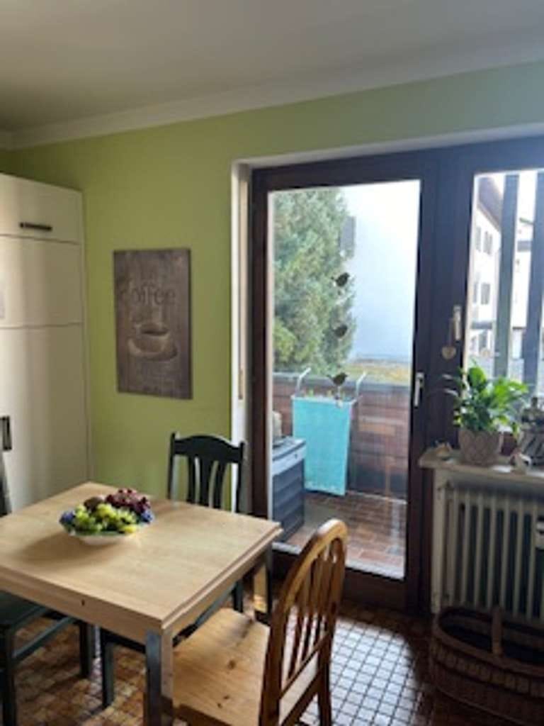 Immobilie in Chiemsee - "In zentraler, ruhiger Lage von Prien: 2,5 Zimmer- Etagen-Eigentumswohnung in gepflegtem Wohnhaus!"" - Bild 3