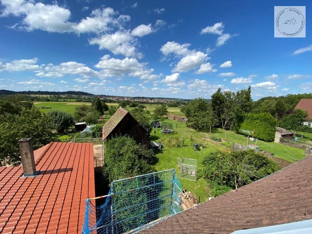 Immobilie in Straubenhardt - 1 Familienhaus mit Potenzial und sehr großem ,über 2000 qm, Garten - Bild 0