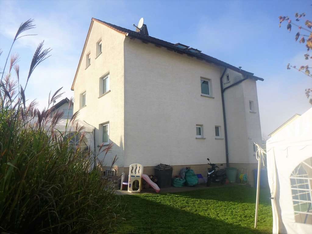 Immobilie in Gelnhausen - Modernisiertes 3-Familienhaus in ruhiger und beliebter Wohnlage mit Schwimmbad im Garten! - Bild 0