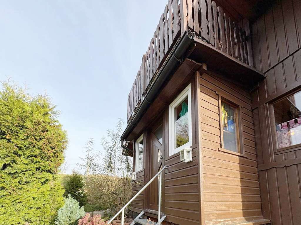Immobilie in Bobritzsch-Hilbersdorf - Attraktive Kapitalanlage im Grünen – Vermietetes Holzhaus mit großem Grundstück - Bild 0