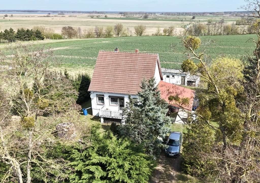 Immobilie in Strasburg (Uckermark) - HORN IMMOBILIEN ++ Alleinlage gesucht? Einfamilienhaus, voll unterkellert in Gehren bei Strasburg - Bild 1
