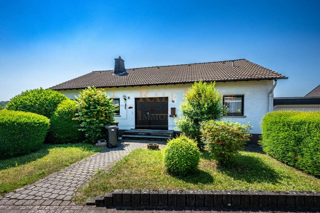 Immobilie in Leun - Haus im Bungalowstil mit herrlicher Aussicht in Leun ! - Bild 1