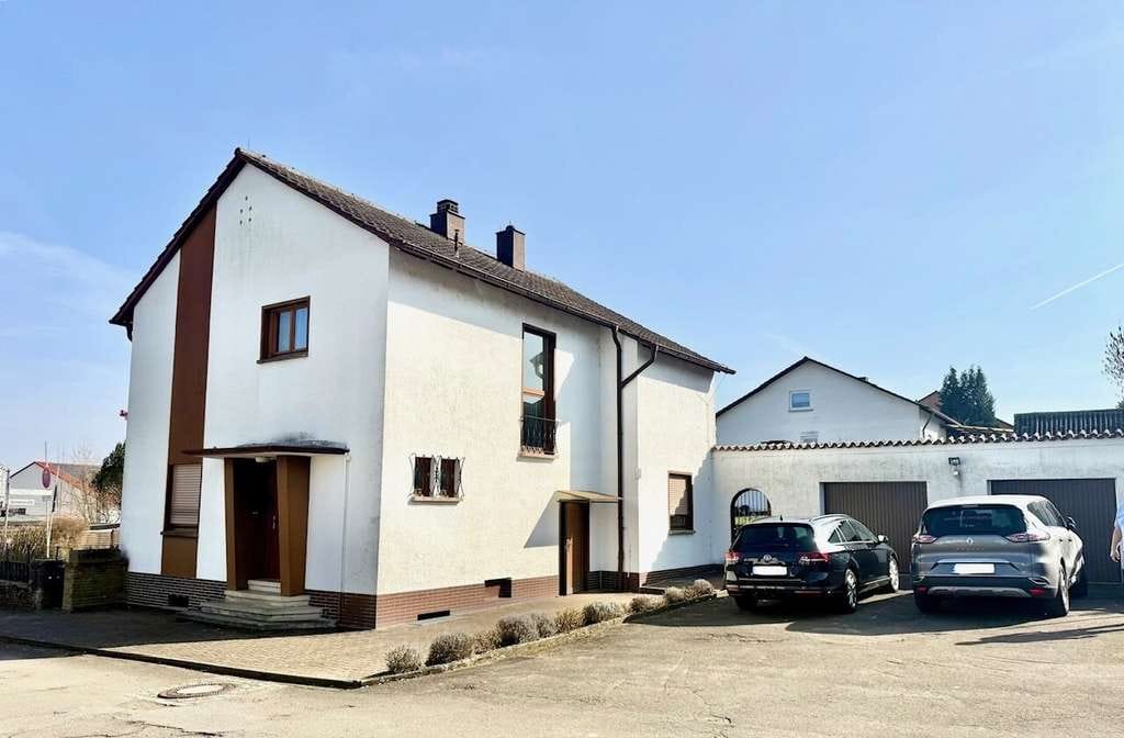 Immobilie in Weilerbach - Ihr Familienhaus in Weilerbach - geräumig, hell und gepflegt! - Bild 1