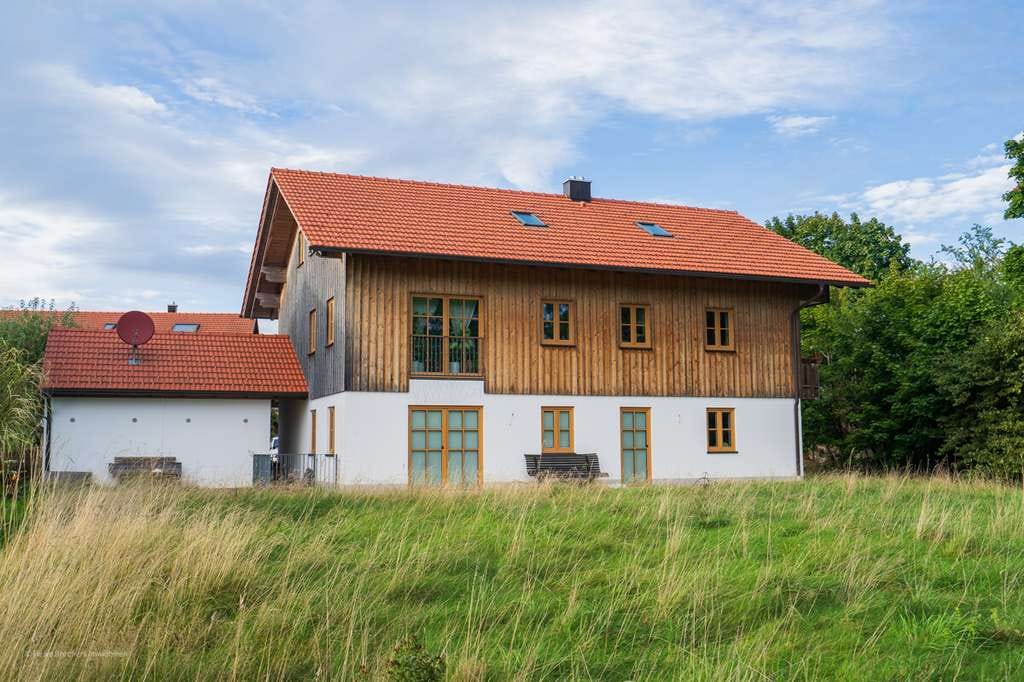 Immobilie in Sauerlach - ***Heike Borchers Immobilien***Kapitalanleger aufgepasst***3-Familien-Haus mit Blick ins Grüne*** - Bild 0