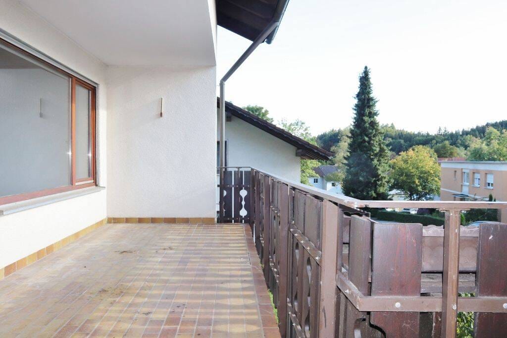 Immobilie in Wangen im Allgäu - Großzügige 4,5 - Zimmer - Etagenwohnung mit Balkon, Garage und Gartenanteil in Wangen / Epplings - Bild 3