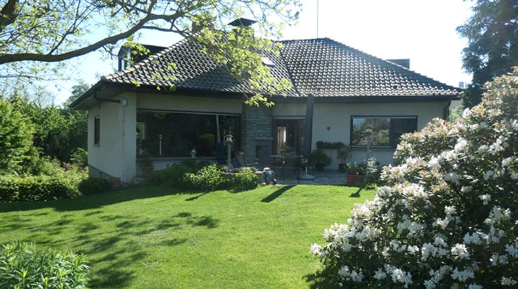Immobilie in Volkmarsen - Gepflegte Immobilie in Volkmarsen mit herrlichem Garten -provisionsfrei- zu verkaufen - Bild 2
