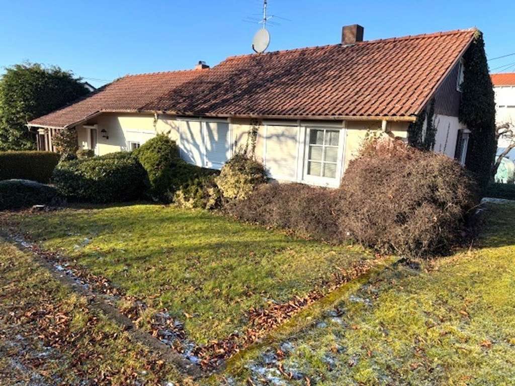 Immobilie in Bad Boll - Aufgepasst!!  Älteres Wohnhaus,schöne,ruhige Lage,in Bad Boll für kreative Gestalter - Bild 1