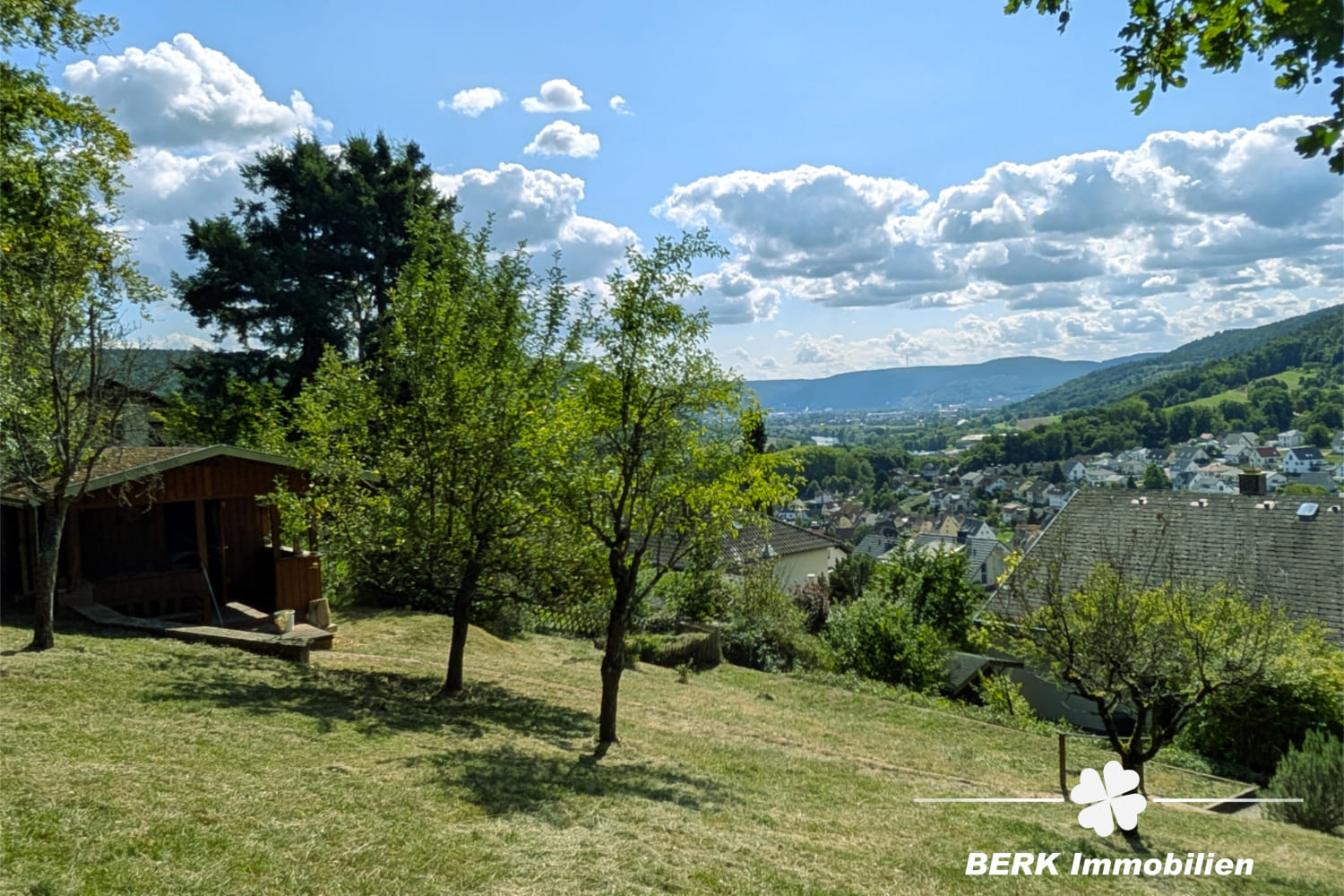 Immobilie in Laudenbach - BERK Immobilien - Gartenparadies am Waldrand mit gigantischem Ausblick -  Haus in TE in Laudenbach - Bild 2