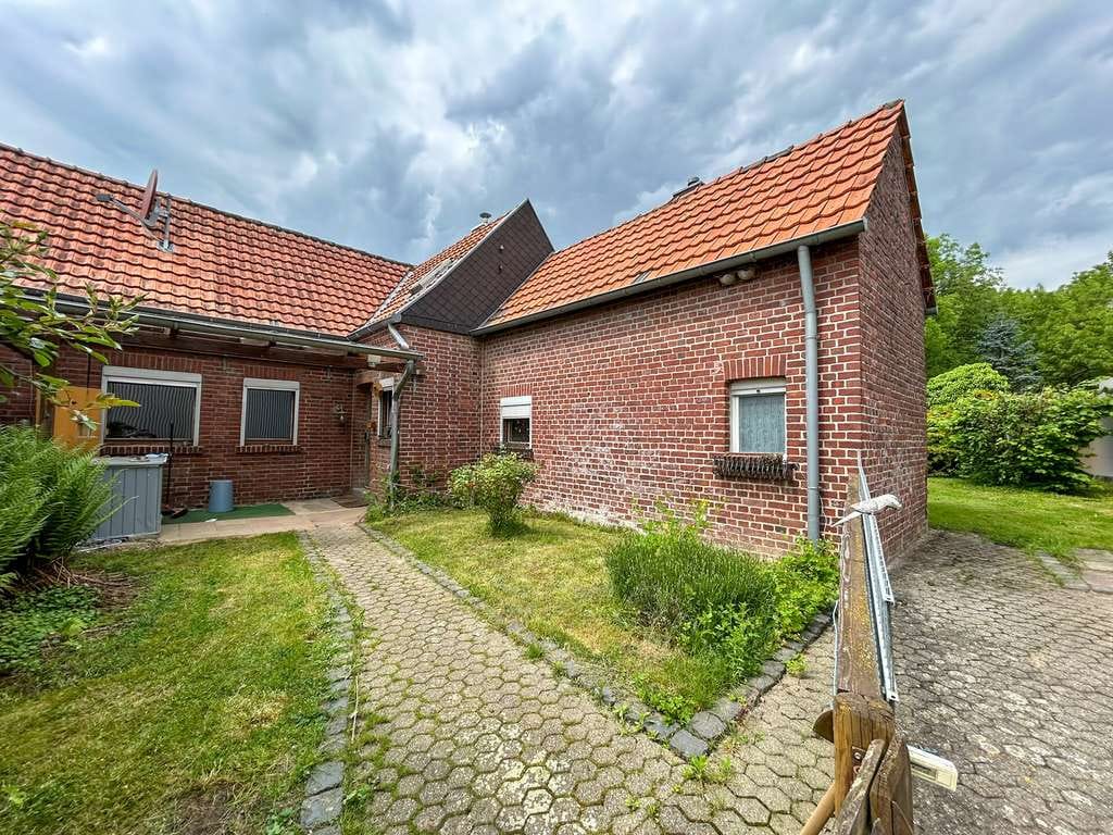 Immobilie in Geilenkirchen - Wohnen im Grünen – Einfamilienhaus mit Garten & Waldstück - Bild 1