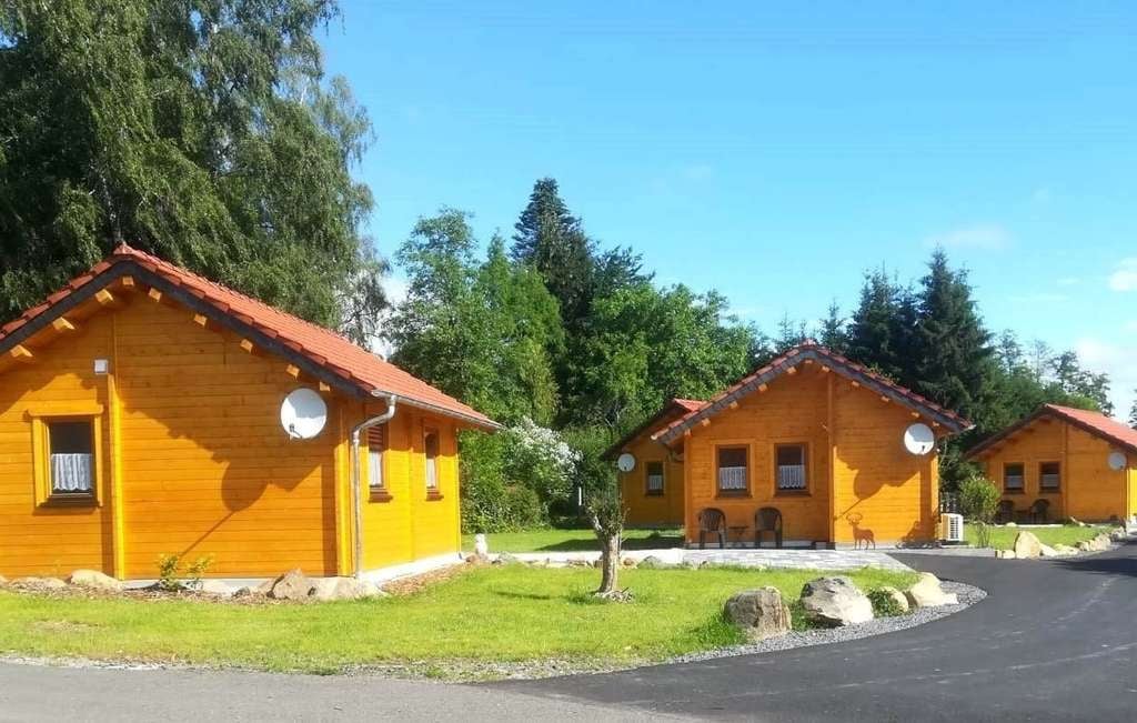 Immobilie in Grebenhain - Gasthof – Ferienhäuser – Wohnungen im Grünen in Ilbeshausen-Hochwaldhausen - Bild 1