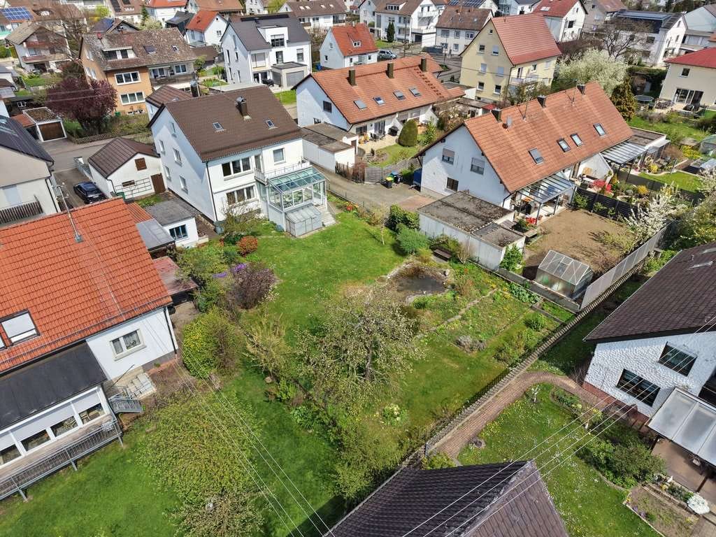 Immobilie in Vöhringen - Ruhig gelegenes Zweifamilienhaus mit traumhaften Grundstück in Vöhringen - Bild 3