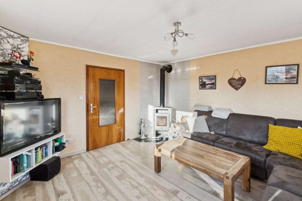 Immobilie in Eppishausen - Familienfreundliches EFH mit PV-Anlage, Pelletheizung und großzügigem Garten - Bild 2