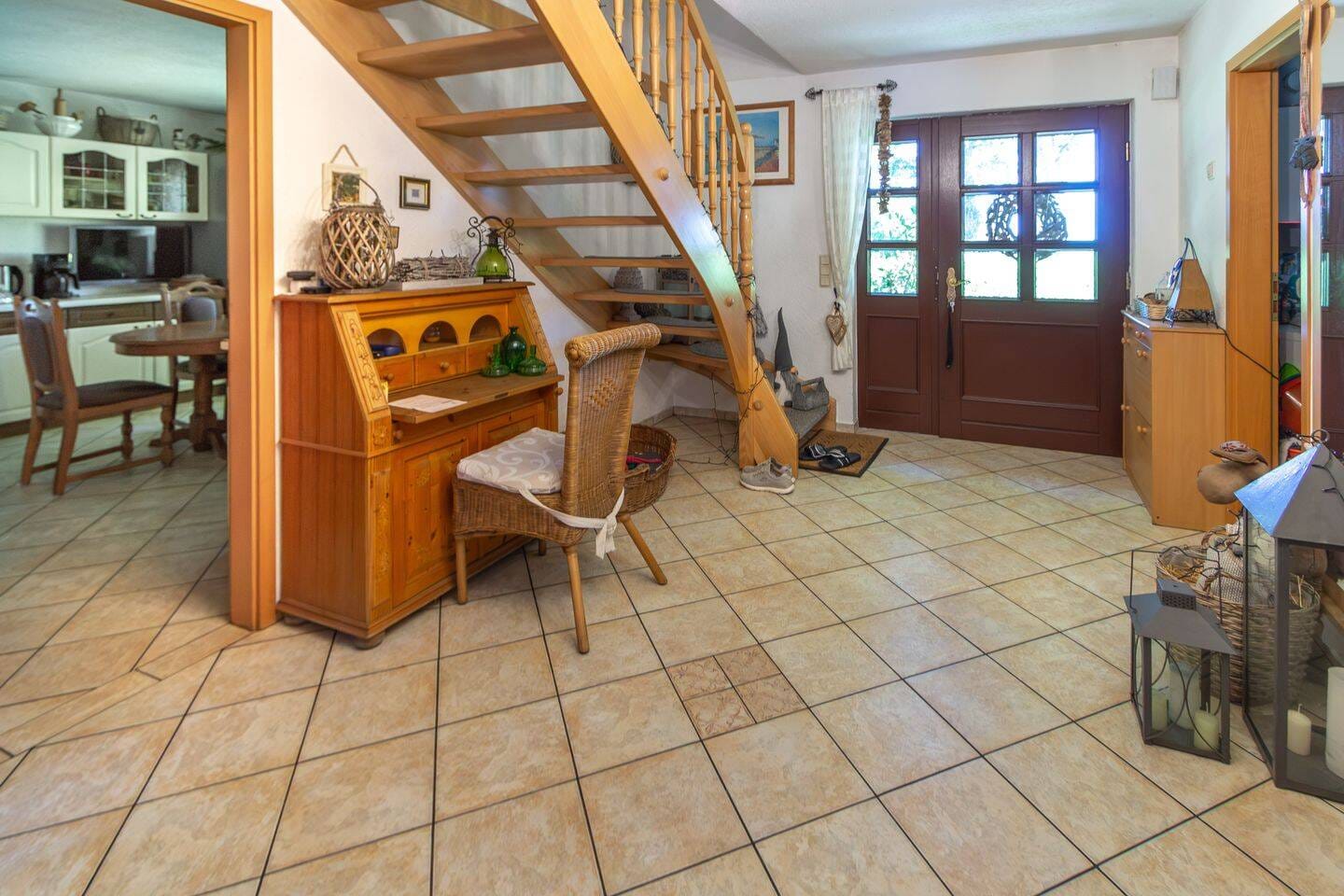 Immobilie in Neuhardenberg - Ruhiges Wohnen in Neuhardenberg: Landhaus mit 6 Zi., Kü., 2 Bäder, Pool, Outdoor-Kü., 1.914 m² Grdst - Bild 3