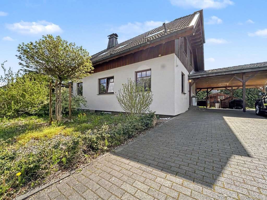 Immobilie in Augustdorf - Attraktives Einfamilienhaus mit Einliegerwohnung in Augustdorf - Bild 0