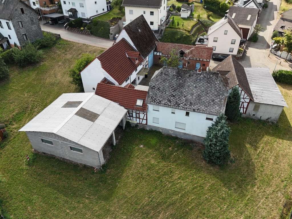 Immobilie in Hünstetten - Oberlibbach: Ein 4-Seiten-Bauernhof mit vielseitigen Nutzungsmöglichkeiten! - Bild 1