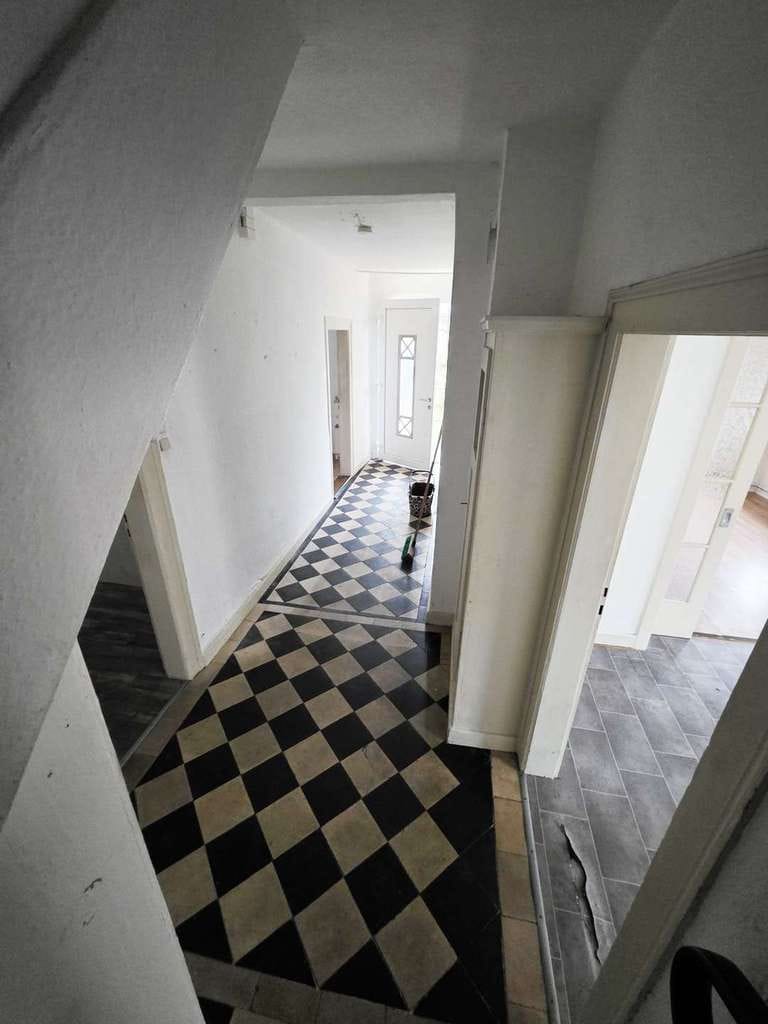 Immobilie in Dorsheim - Dorsheim - Einfamilienhaus mit Entwicklungspotential und Scheune auf großem Grundstück! - Bild 1