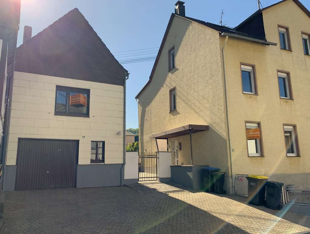 Immobilie in Spay - 2 Häuser auf großem sonnigen Grundstück in toller Rheinlage in Spay - Bild 1