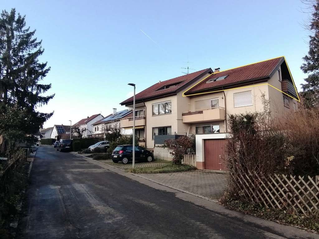 Immobilie in Reutlingen - Lichtdurchflutete 2‑Zimmer‑Dachgeschosswohnung mit Balkon & Stellplatz in stadtnaher Lage - Bild 1