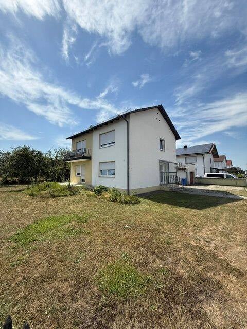 Immobilie in Stephansposching - Großzügiges Einfamilienhaus mit viel Platz, großem Garten & Entwicklungspotenzial! - Bild 0
