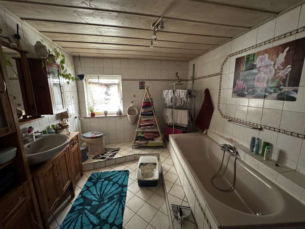 Immobilie in Niederstetten - 55.000 EUR Zuschuss sichern! Platz ohne Ende: Haus mit großer Scheune im Sanierungsgebiet - Bild 3