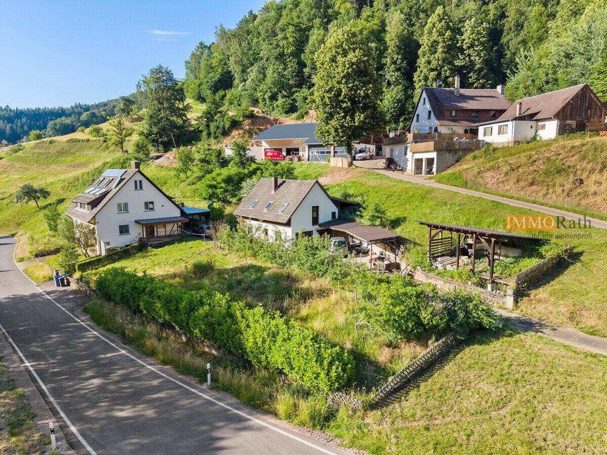 Immobilie in Freiamt - IMMORath.de - Mehrfamilienhaus in naturnaher Alleinlage mit großzügigem Grundstück und Ausblick - Bild 0