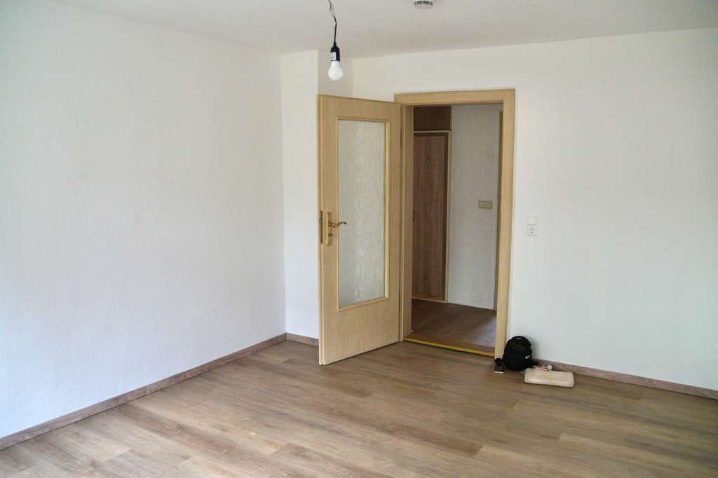 Immobilie in Hohenstein-Ernstthal - Charmante 3-Raum-Wohnung - ideal für Eigennutzer oder Kapitalanleger - Bild 2