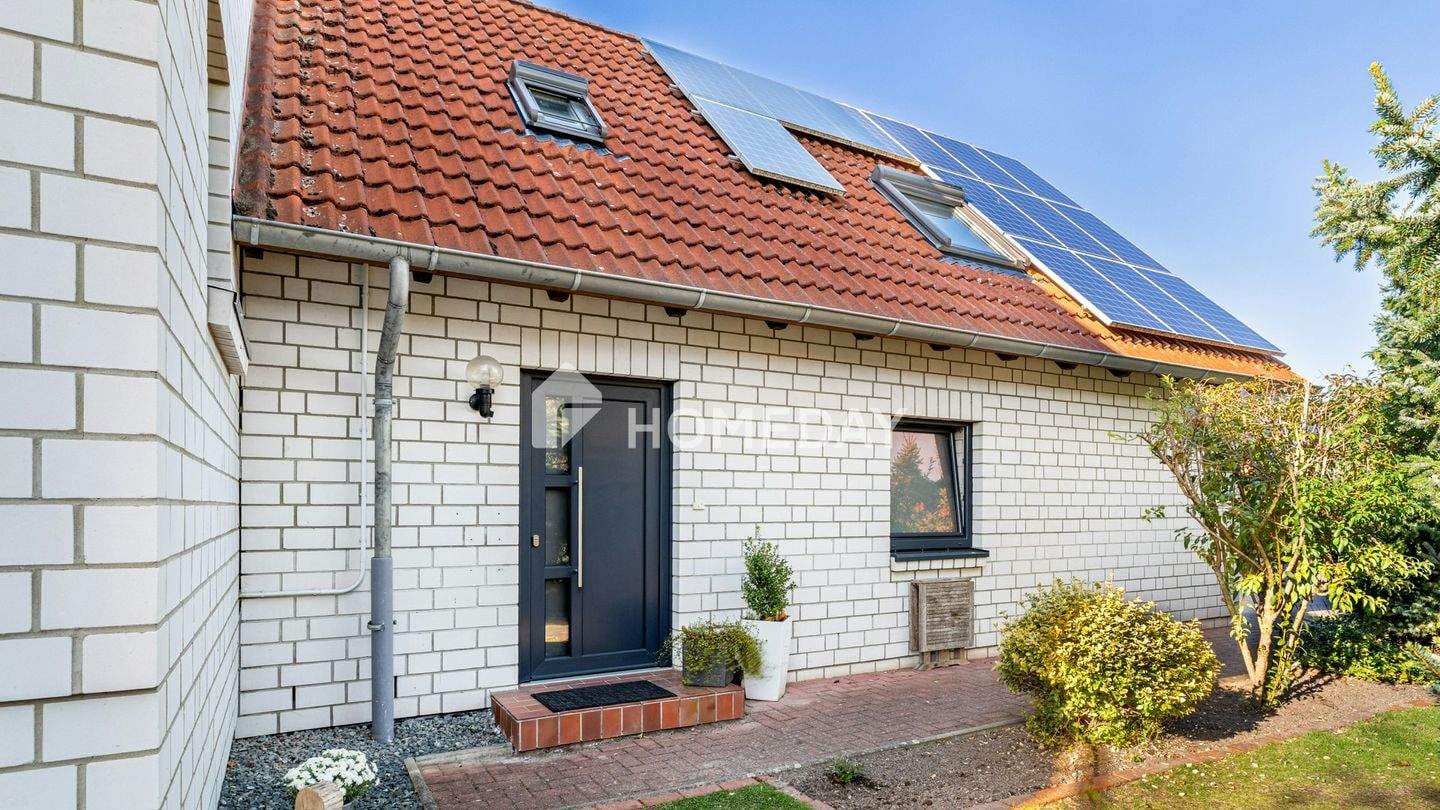 Immobilie in Velpke - Traumhaftes Einfamilienhaus mit Einliegerwohnung und großem Garten - Erbpacht vorhanden - Bild 1