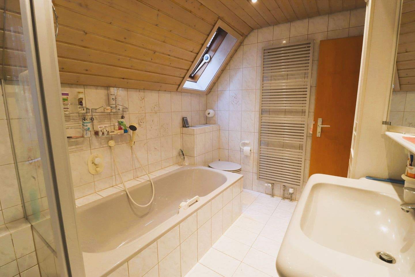 Immobilie in Schiltach - Charmantes Einfamilienhaus mit Garten & Garage in Schiltach - Bild 3