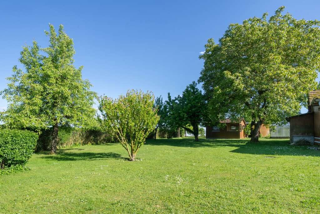 Immobilie in Amerdingen - Anwesen mit zwei Wohnhäusern * großer Garten & viele Nebengebäude auf 3.000 m² * ideal für Familien - Bild 2