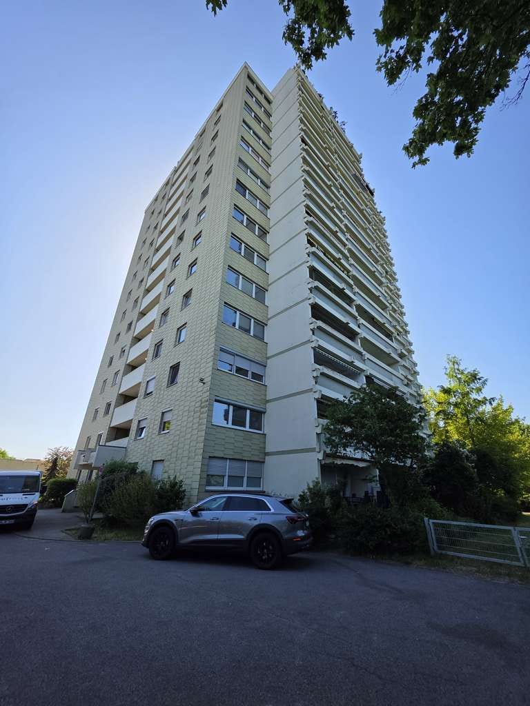 Immobilie in Neuhofen - Großzügige 4 Zimmer-Wohnung mit 2 Balkonen und grüner Umgebung  in Neuhofen - Bild 0