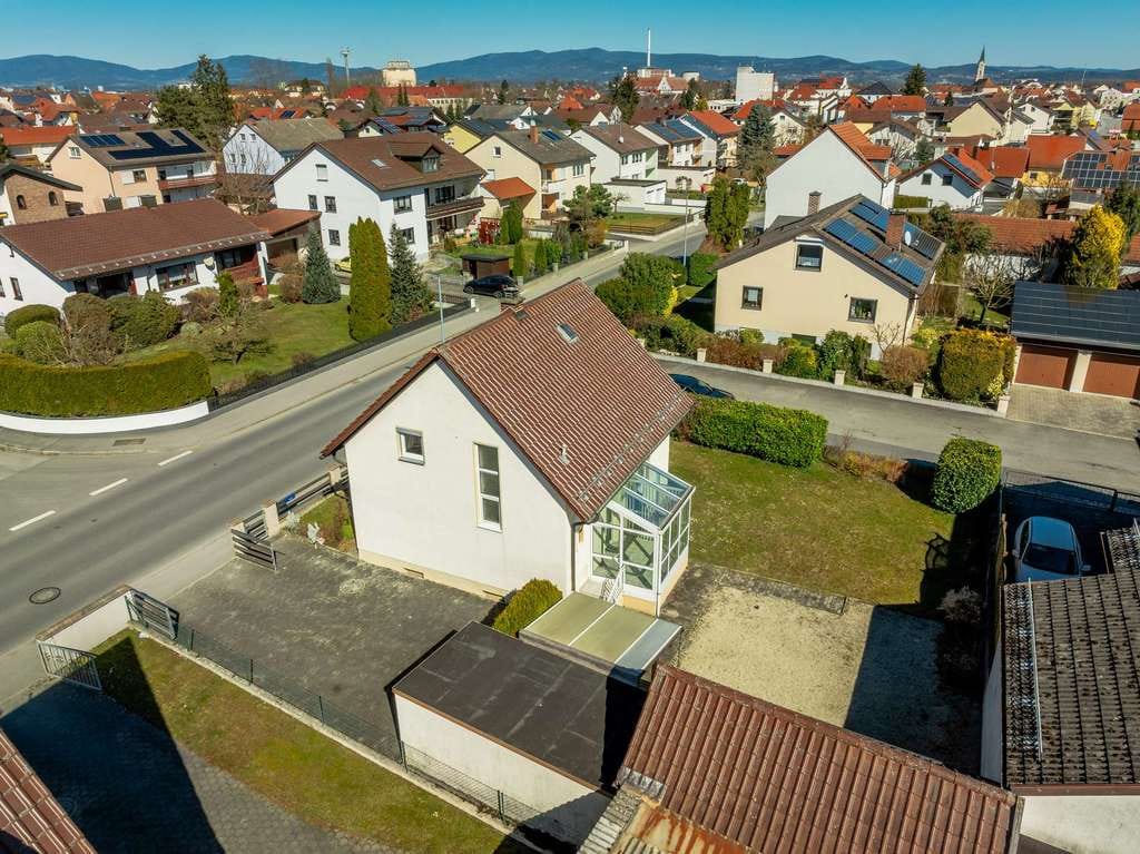 Immobilie in Plattling - *** Sanierungsbedürftiges Einfamilienhaus in zentraler Lage *** - Bild 2