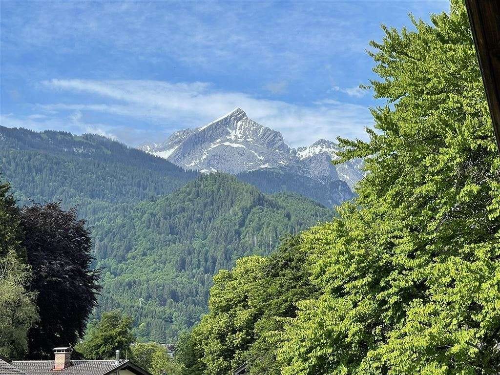 Immobilie in Garmisch-Partenkirchen - Mehrfamilienhaus mit 11 Wohnungen ca. 527 m², Grundstück 1.024 m² Keller, Garagen - Bild 4