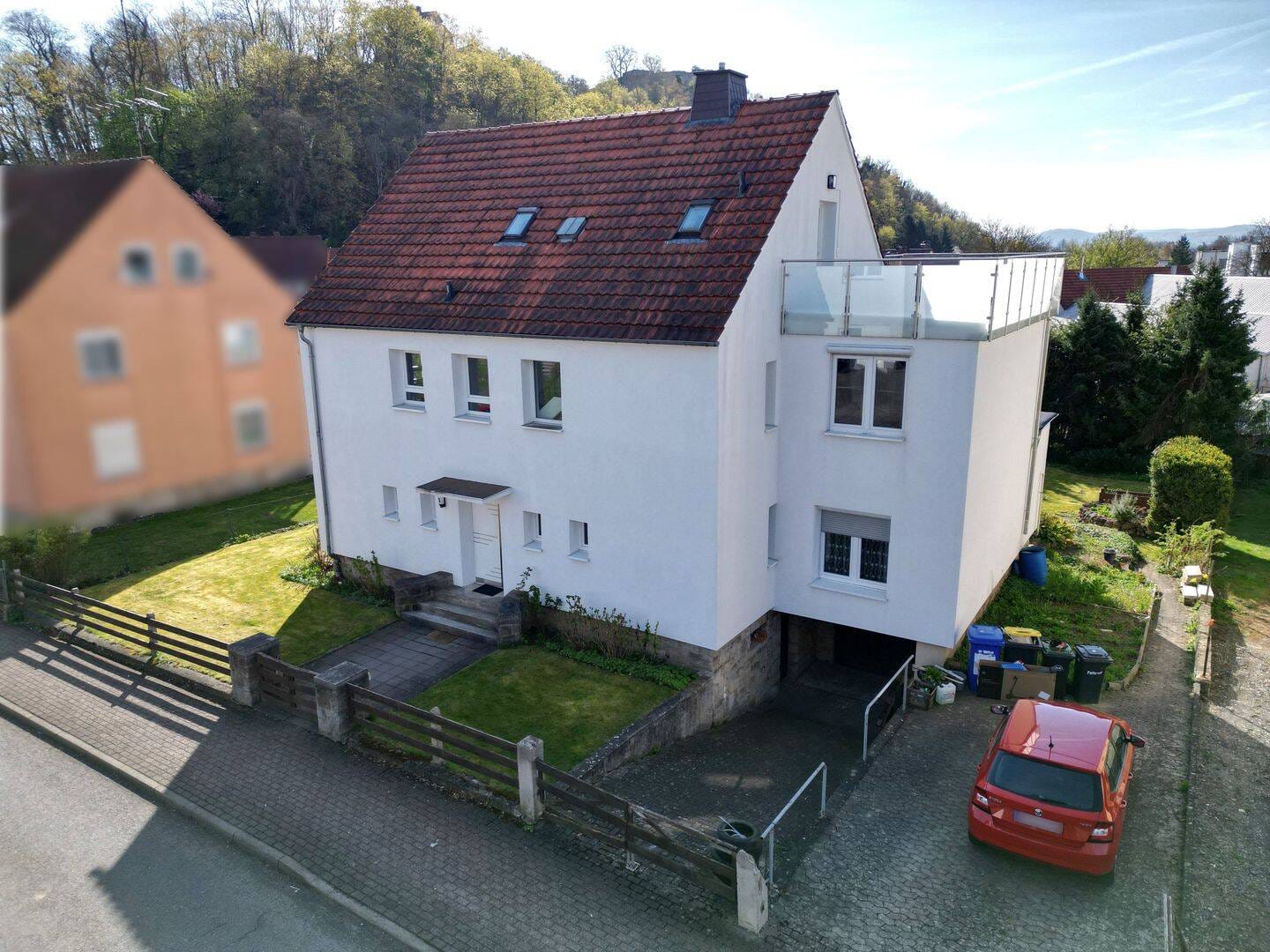 Immobilie in Gudensberg - Umfassend saniertes Zwei- bis Dreifamilienhaus mit großem Grundstück in Gudensberg - Bild 1