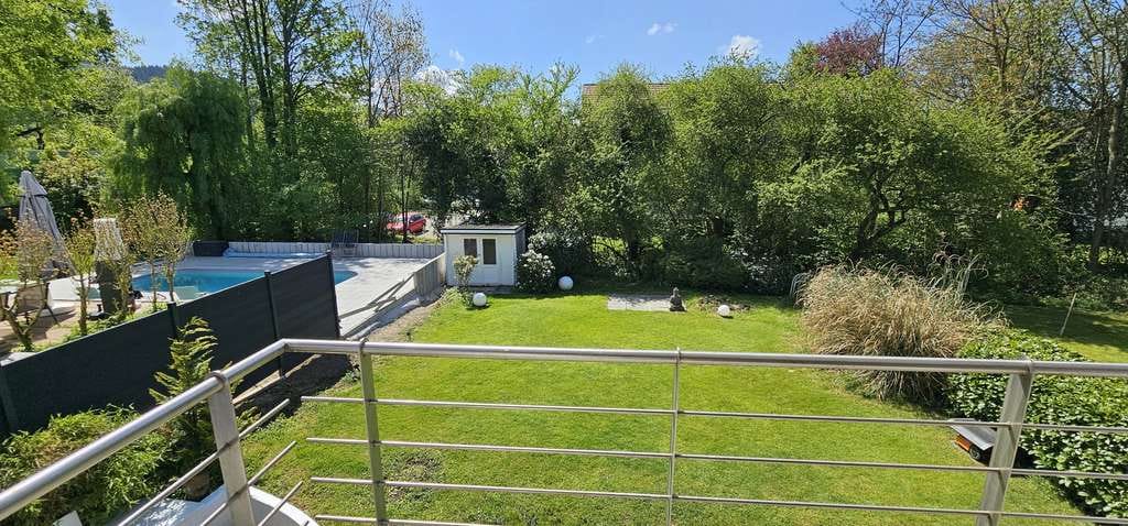 Immobilie in Gundelfingen - Großzügige 2-Zimmer-Wohnung mit Süd-Balkon, Stellplatz und Blick ins Grüne in begehrter Lage von Gun - Bild 2