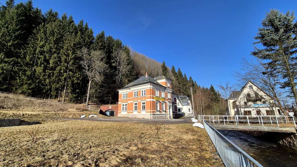 Immobilie in Johanngeorgenstadt - Hostel? Mehrgenerationenhaus? Anlageobjekt? Stattliches Gründerzeithaus (4 WE) in Johanngeorgenstadt - Bild 2