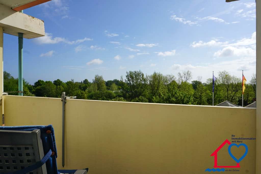 Immobilie in Schönberg (Holstein) - Modernisiertes Ostsee-Apartment mit Ost-Balkon & Aufzug in Strandnähe - Bild 1