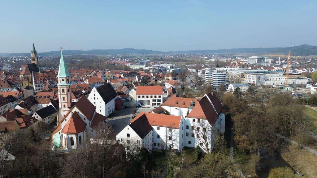 Immobilie in Neumarkt in der Oberpfalz - Kapitalanlage in Zentrumslage!
Geräumige 2-Zimmer-Wohnung mit 2 Balkonen   
    Neumarkt - Weih... - Bild 1