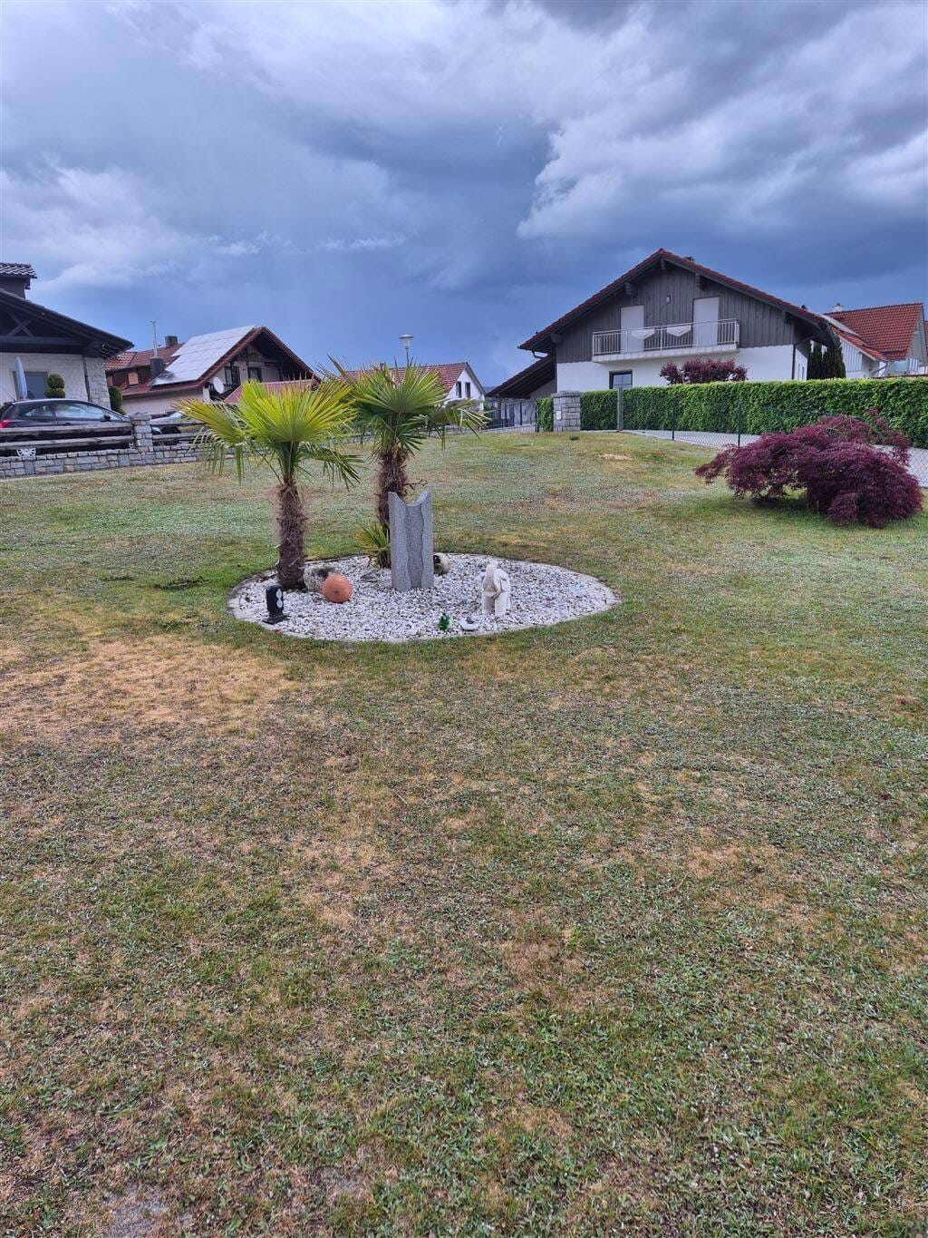 Immobilie in Schöllnach - Mehrfamilienhaus (2 Wohnungen) mit großem Garten und geräumigen Garagen sowie Balkon/Terrasse - Bild 4