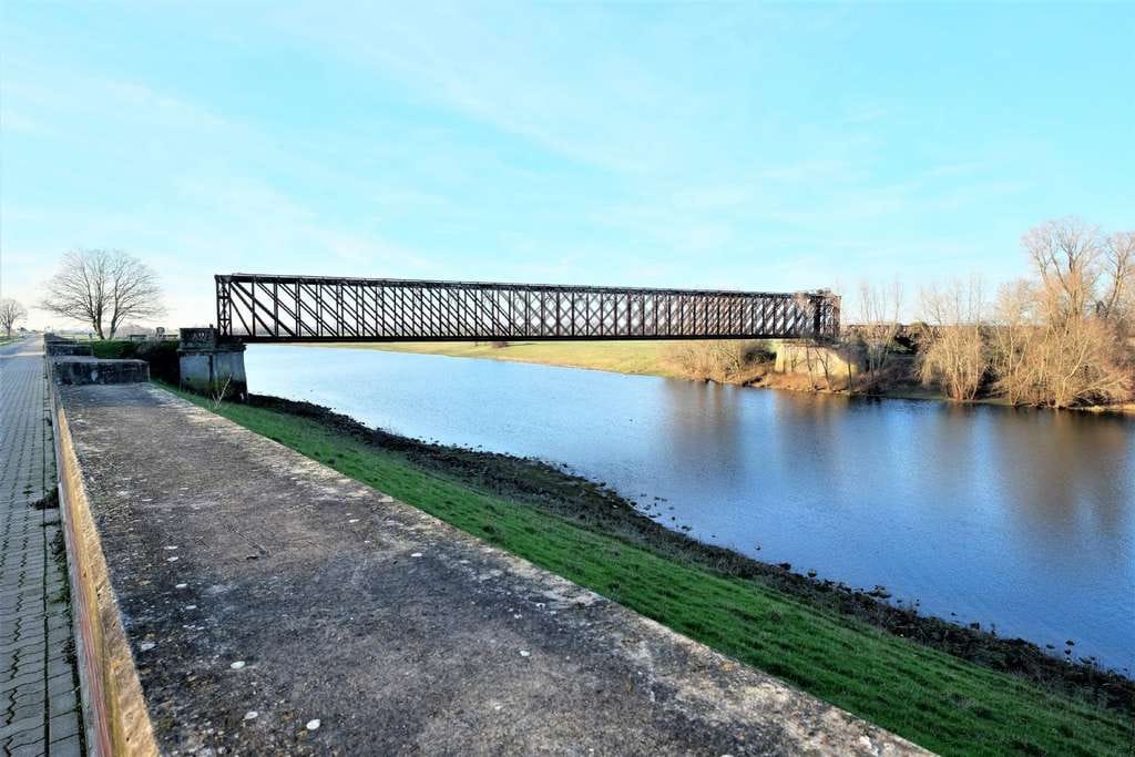 Immobilie in Kleve - Wohnen am Deich – großzügiges Eckhaus mit vielseitigen Nutzungsmöglichkeiten - Bild 2