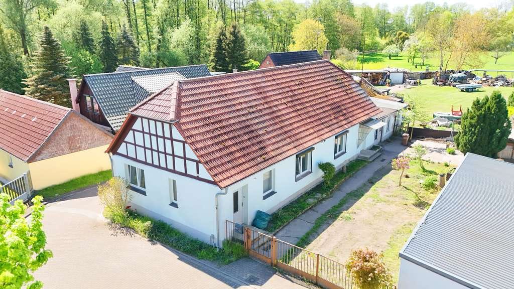 Immobilie in Iden - Charmantes Einfamilienhaus mit Sanierungsbedarf und großem Grundstück - Bild 0